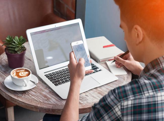 Ceci est 3eme bloc avec un lien